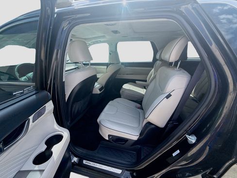 Used 2023 Hyundai Palisade Calligraphy FWD image 21