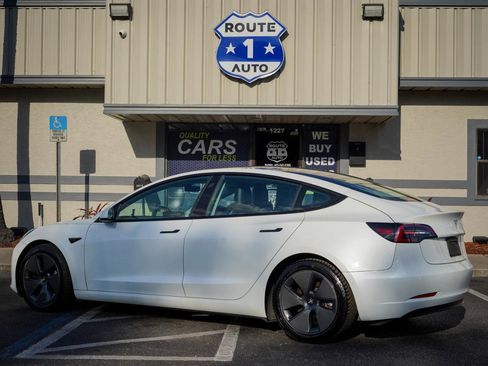 Used 2021 Tesla Model 3 Standard Range Plus RWD image 2