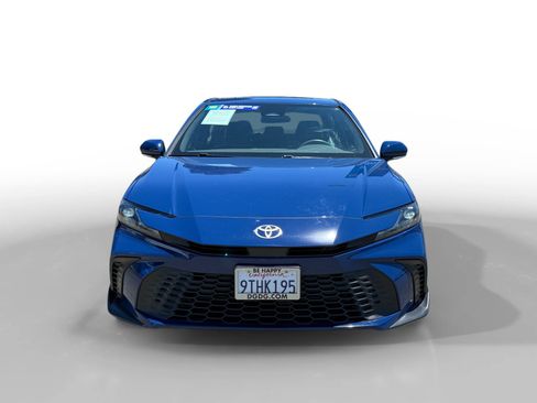 Used 2025 Toyota Camry SE FWD image 8