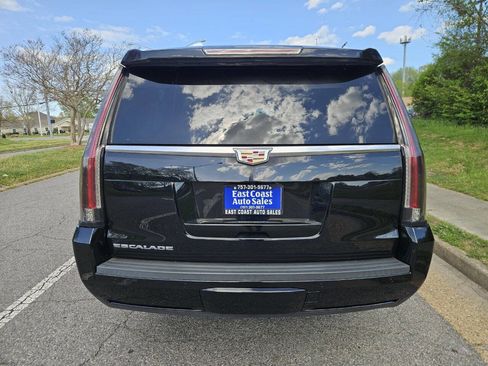Used 2019 Cadillac Escalade ESV 4WD image 4
