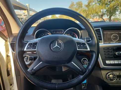 Used 2013 Mercedes-Benz GL 550 4MATIC image 19