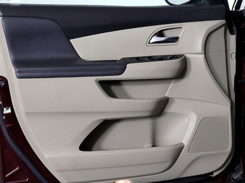 Used 2014 Honda Odyssey EX image 18