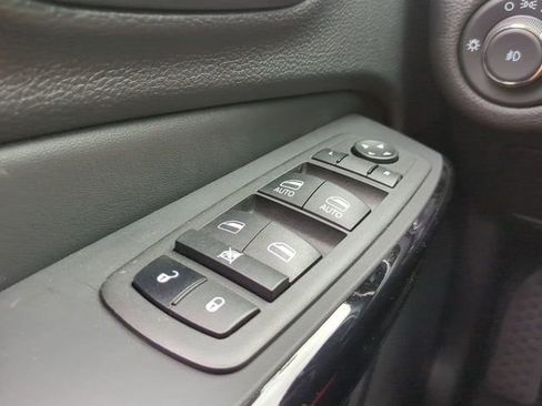 New 2023 Jeep Cherokee Altitude Lux image 25