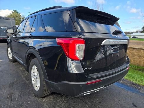 Used 2024 Ford Explorer XLT w/ Equipment Group 202A image 4