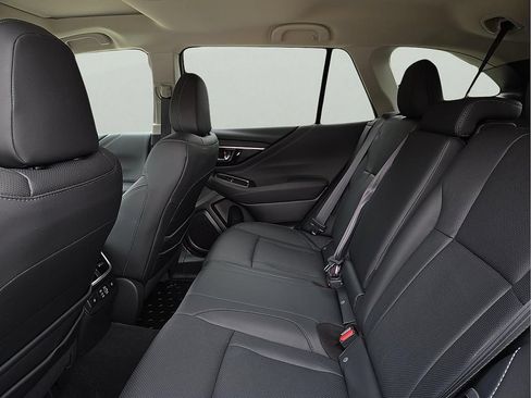 Certified 2025 Subaru Outback Touring AWD/4WD image 19