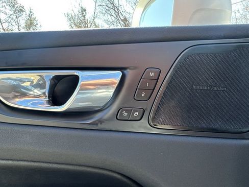 Used 2019 Volvo XC60 T5 R-Design w/ Protection Package image 29