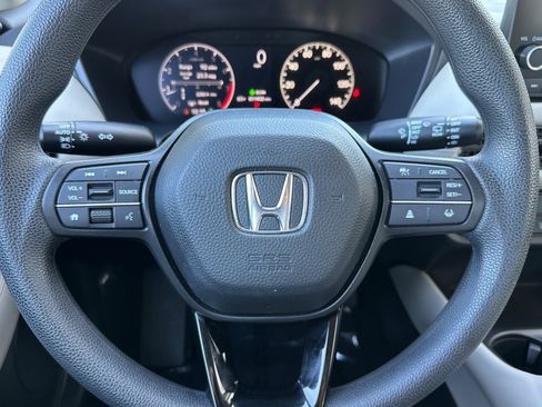 Used 2024 Honda HR-V LX image 11