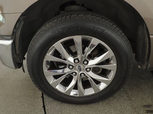 Used 2016 Ford F150 XLT w/ Equipment Group 302A Luxury image 5