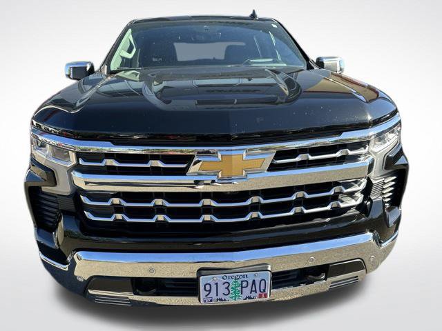 Used 2022 Chevrolet Silverado 1500 LTZ w/ Technology Package AWD/4WD image 4