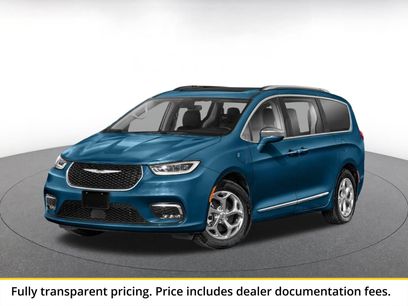 Used 2023 Chrysler Pacifica Touring-L