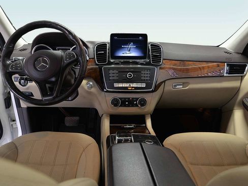 Used 2019 Mercedes-Benz GLS 450 4MATIC image 12