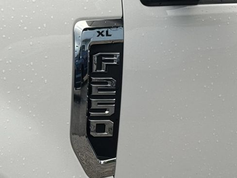Used 2020 Ford F250 XL w/ Power Equipment Group image 5