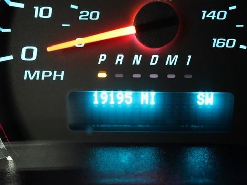 Used 2024 Chevrolet Express 3500 LT w/ LT Preferred Equipment Group image 12