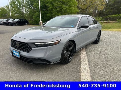 Used 2025 Honda Accord Sport image 2