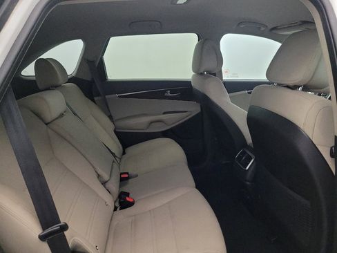 Used 2016 Kia Sorento AWD w/ LX Convenience Package image 19