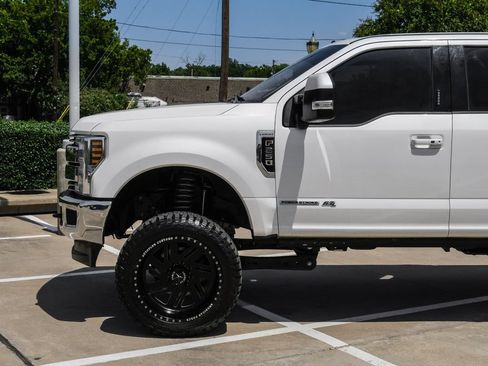 Used 2019 Ford F250 Lariat w/ Lariat Ultimate Package AWD/4WD image 11