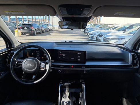Used 2024 Kia Sorento S image 36