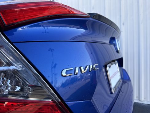 Used 2020 Honda Civic Sport image 12