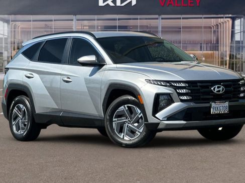 Used 2025 Hyundai Tucson Blue image 2