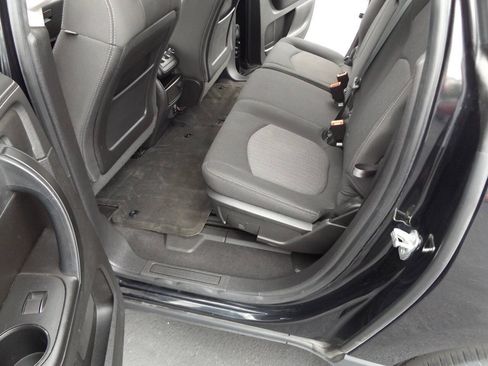 Used 2014 Chevrolet Traverse LT FWD image 16
