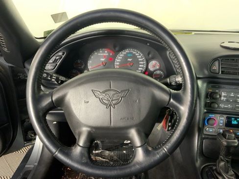 Used 2003 Chevrolet Corvette Coupe w/ Preferred Equipment Group image 15