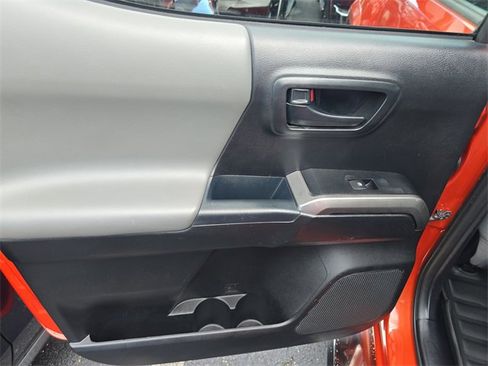 Used 2018 Toyota Tacoma SR5 image 8