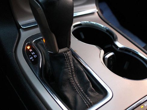 Used 2016 Jeep Grand Cherokee Limited w/ Trailer Tow Group IV image 33