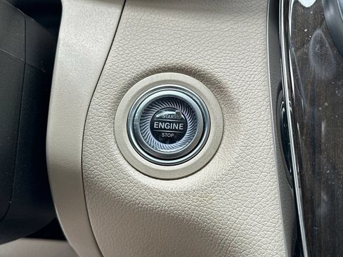 Used 2021 Mercedes-Benz GLC 300 4MATIC image 29