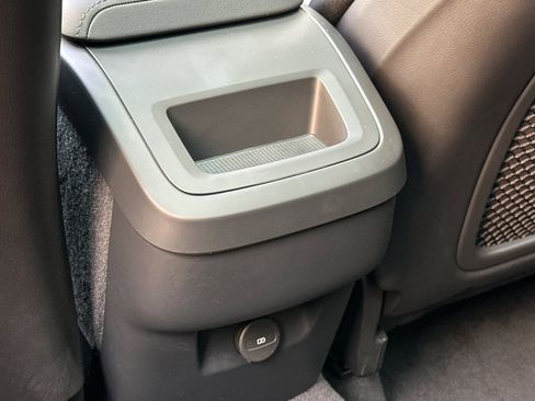 Certified 2025 Volvo XC60 B5 Core w/ Protection Package Premier image 13