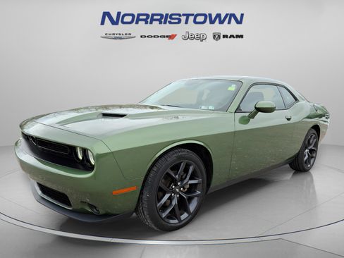 Certified 2022 Dodge Challenger SXT w/ Blacktop Package image 3