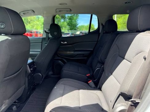 Used 2022 GMC Acadia SLE w/ Driver Convenience Package FWD image 27