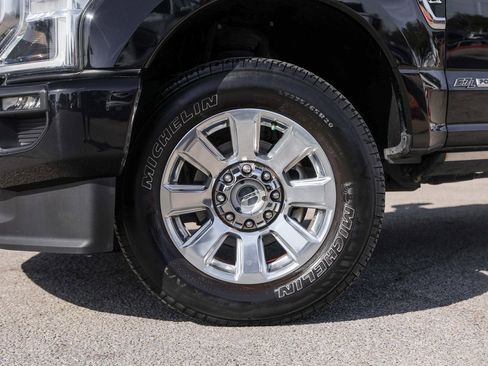 Used 2022 Ford F350 Platinum w/ FX4 Off-Road Package image 4