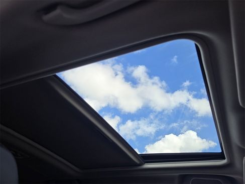 Used 2023 Subaru Forester Limited image 19