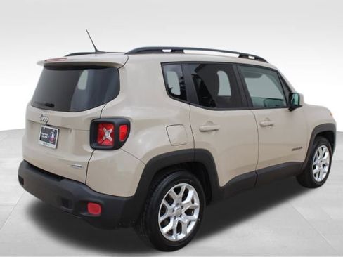 Used 2015 Jeep Renegade Latitude image 8