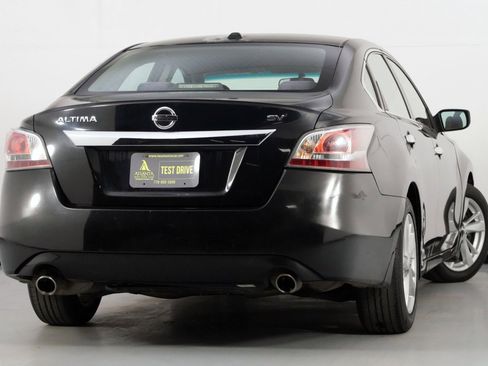 Used 2015 Nissan Altima 2.5 SV image 4