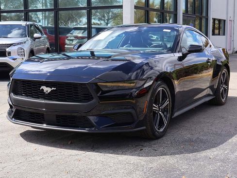 Used 2025 Ford Mustang Premium image 8