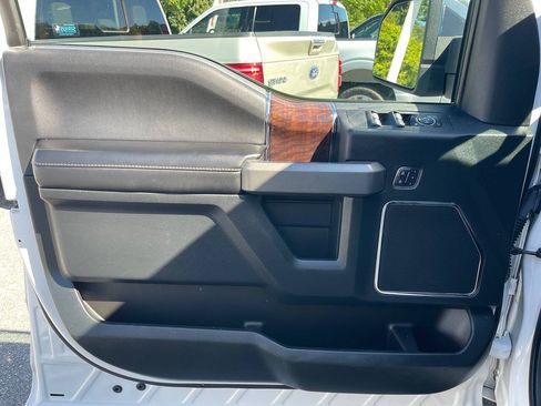 Used 2016 Ford F150 Platinum w/ Equipment Group 701A Luxury AWD/4WD image 27