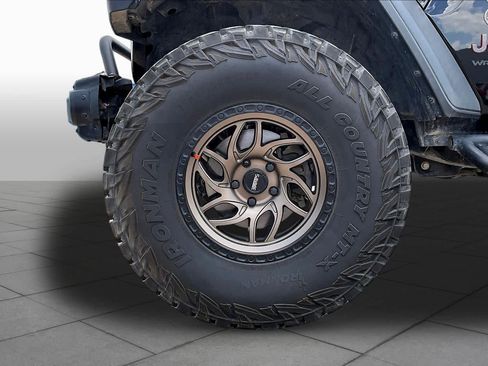 Used 2018 Jeep Wrangler Unlimited Rubicon AWD/4WD image 11