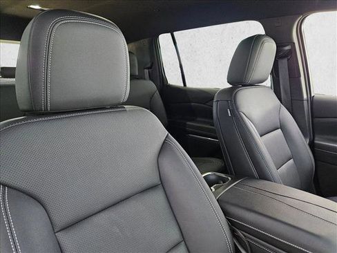 Used 2026 Chevrolet Traverse LT image 28