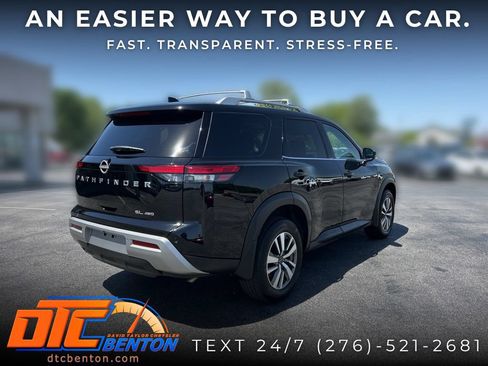 Used 2025 Nissan Pathfinder SL AWD/4WD image 3