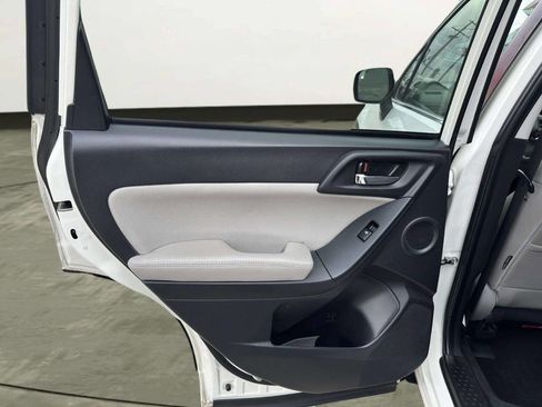 Used 2015 Subaru Forester 2.5i Touring w/ Eyesight & Navigation System image 13