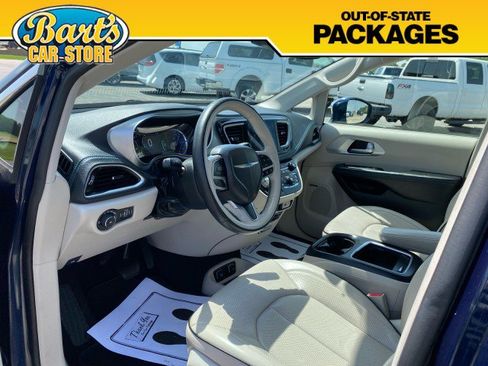 Used 2020 Chrysler Pacifica Limited w/ Advanced Safetytec Group FWD image 31