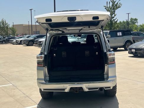 Used 2020 Toyota 4Runner Limited RWD image 15