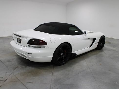 Used 2004 Dodge Viper SRT-10 RWD image 9