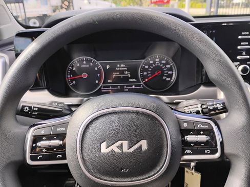 Used 2023 Kia Sorento LX image 50
