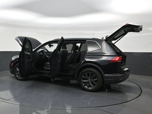 Used 2023 Volkswagen Tiguan SE FWD image 30