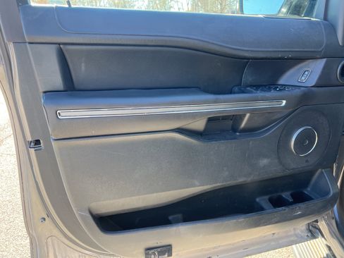 Used 2018 Ford Expedition Max XLT w/ Equipment Group 201A image 10