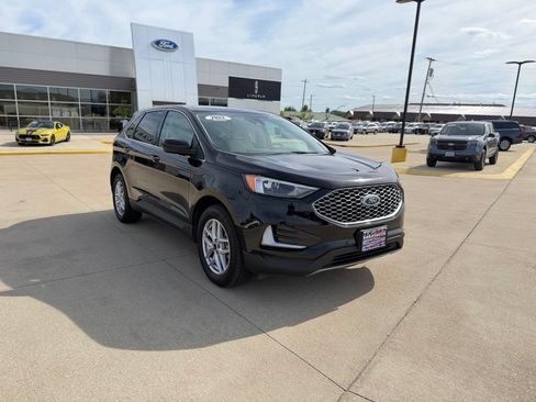 Certified 2023 Ford Edge SEL AWD/4WD image 3