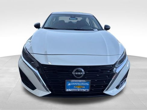 Used 2025 Nissan Altima 2.5 SV image 8