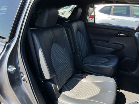 Used 2023 Toyota Highlander XSE FWD image 20